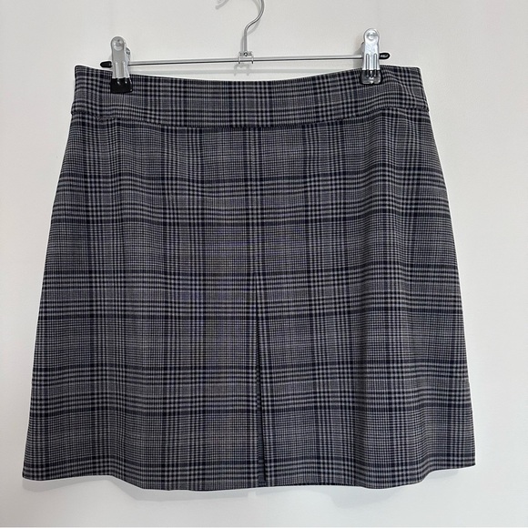 EUC J.Crew Pleated mini skirt in Italian plaid wool - Picture 4 of 8